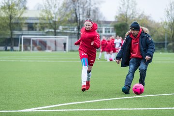 Bild 105 - wBJ SV Wahlstedt - TuS Tensfeld : Ergebnis: 0:0